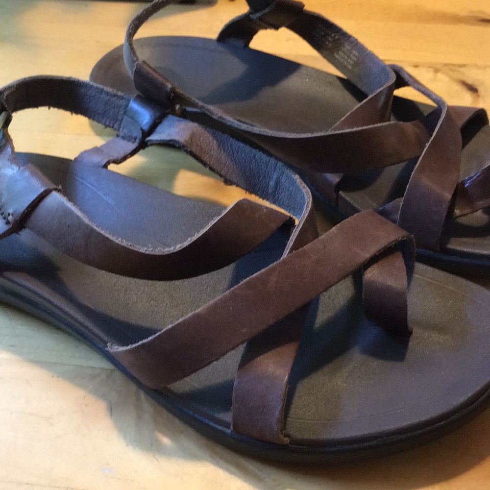 OluKai ‘Upena Brown Leather Sandals, 5